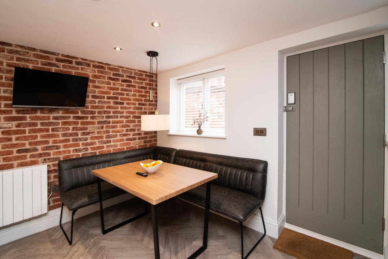 Villa Modern Finish To A Historic Brewers House, Derby Exterior foto